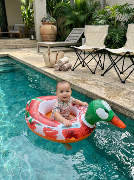 عجل سباحة بطة 🦆